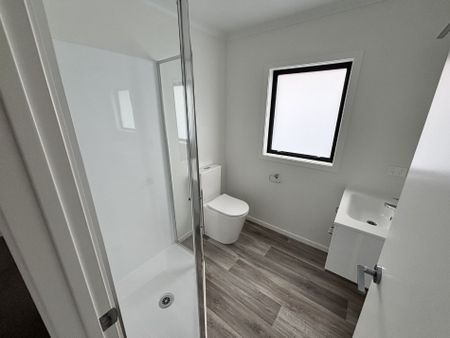 Brand New! - Photo 4