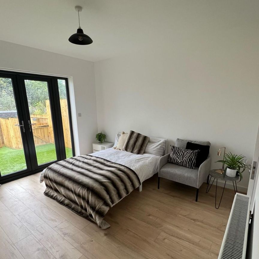 Courtney Road, Kingswood - Photo 1