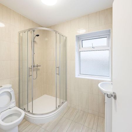 6 bedroom semi-detached house to rent - Photo 3