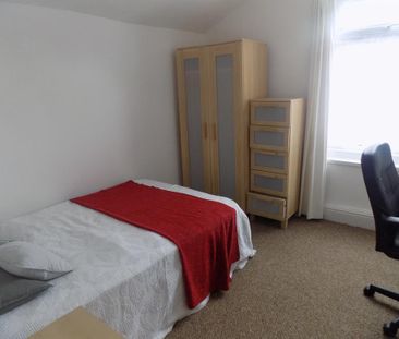 4 bedroom terraced house to rent - Photo 6