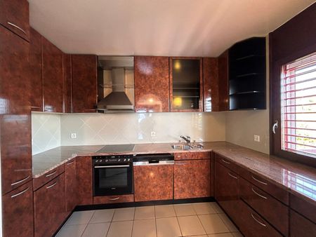 Prachtiges Duplex von 4.5 Zimmern im 2. Stock mit etwa 145m2 - Photo 4