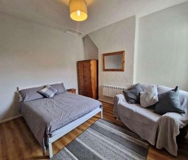 Flat Storey Square, Barrow-in-furness, LA14 - Photo 1