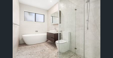 Townhouse with Spacious Living and Ideal Location - Photo 4