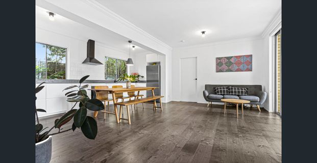 Easy Modern Living - Minutes to Bondi Beach! - Photo 1