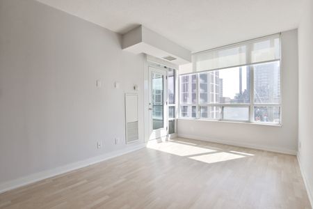 1 Bedroom + Den - Photo 5