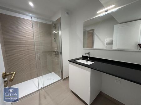 Location Appartement 2 pièces 48m² MONTAUBAN 82000 - Photo 2