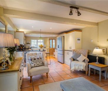 4 bedroom semi-detached house to rent - Photo 1