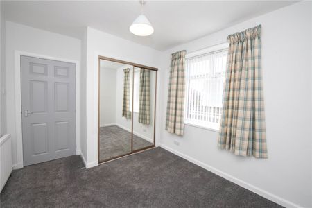 2 bedroom semi-detached house to rent - Photo 5