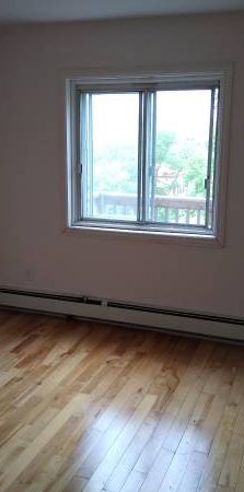 3 Bedroom Sandy Hill Apartment for Rent (219 Daly Ave) - Photo 1