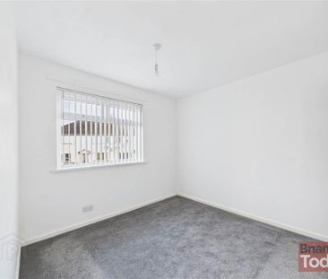 Sallagh Park South, Larne, BT40 1NR - Photo 2