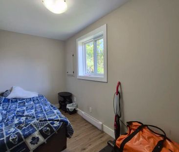 Little Ave 212 — Unit 3 - Photo 6