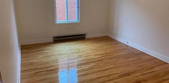 Grand 5 1/2 rénové - Photo 2