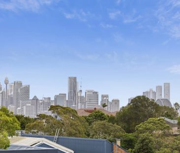 A Slice of Paradise Awaits, With Iconic Harbour Vistas - Photo 3