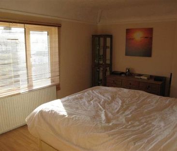 2 bedroom end of terrace house to rent - Photo 6