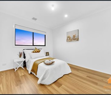 🏡 5 Bedroom Luxury Home for Lease – Mt Atkinson, Truganina - Photo 6