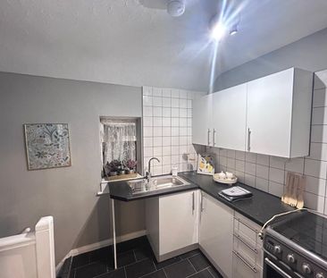1 Bed Flat, Miller Road, CR0 - Photo 6