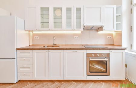 Pronájem bytu 3+1 95 m² - Fotografie 2
