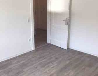 Attraktive 2,5-Zimmer-Wohnung mit Balkon in zentraler Lage - Photo 1