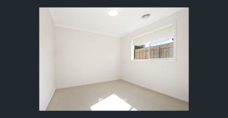 Modern Family Living - Photo 5