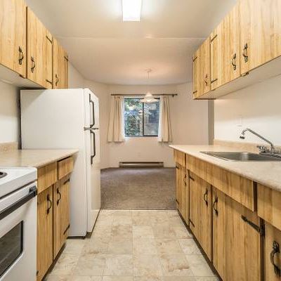 Quadra Woods - 1 Bedroom - Available Now - Photo 1