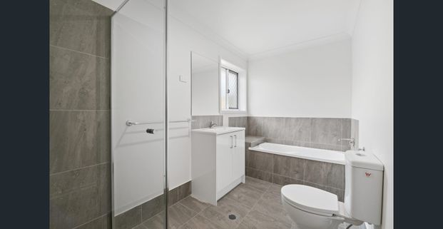 SPACIOUS AND LUXURIOUS 4 BEDROOM HOME AVAILABLE SOON!! - Photo 1