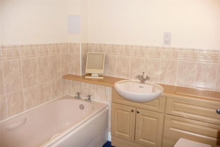 2 bedroom flat to rent - Photo 5