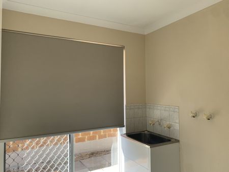 Spacious Family Home - Photo 2