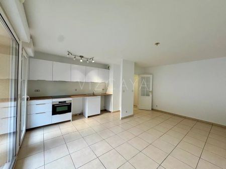 Location Appartement 3 pièces 50m² NICE 06100 - Photo 5