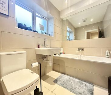 2 Bedroom Maisonette - Duplex To Let - Photo 2