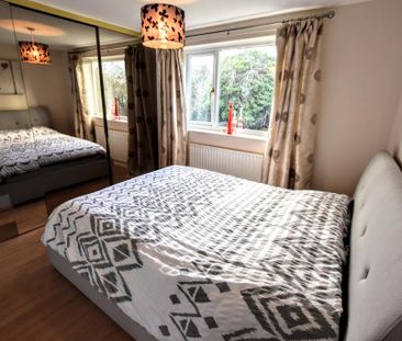 4 bedroom link detached house to rent - Photo 4