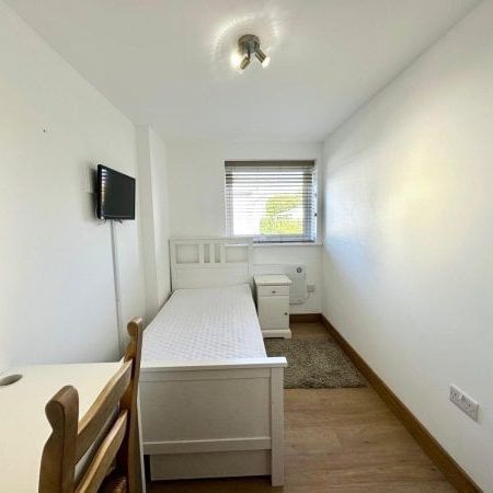 Winnall Close, Winchester - Photo 1