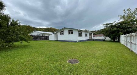 3 bedroom fully fenced section - Photo 4