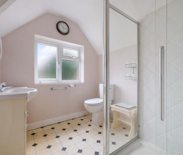 2 bedroom semi-detached house to rent - Photo 6