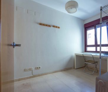 Fantastic penthouse for rent in Aldaia, by the train station - Photo 5