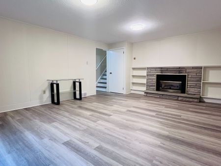 For Lease - 243 Appleby Line, Burlington, Ontario - Photo 4