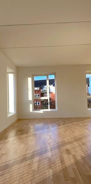 Nyere lys lejlighed i populært område - Foto 2