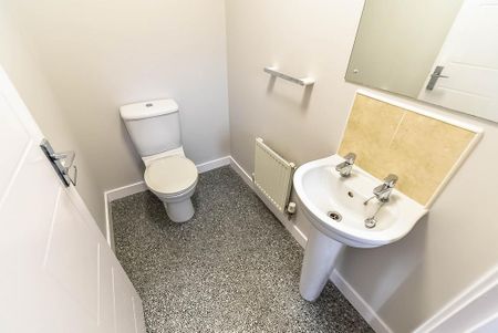 3 bedroom end of terrace house to rent - Photo 2