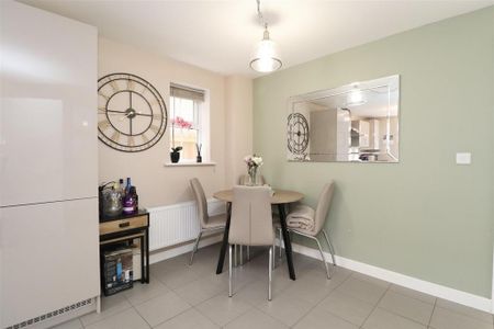 3 bedroom end of terrace house to rent - Photo 3