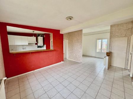 A LOUER - APPARTEMENT T5 - ROANNE - Photo 5