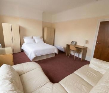 4 bedroom flat share to rent - Photo 6