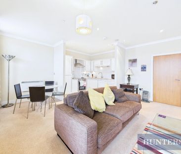 2 bedroom Flat To Let Total Size: 868 SQ FT - Photo 2