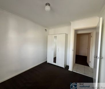 WELL PRESENTED HOME IN QUIET LOCATION - Photo 6
