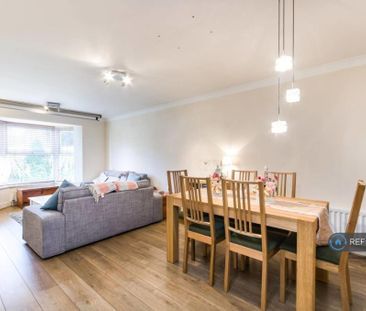 2 bedroom flat to rent - Photo 4