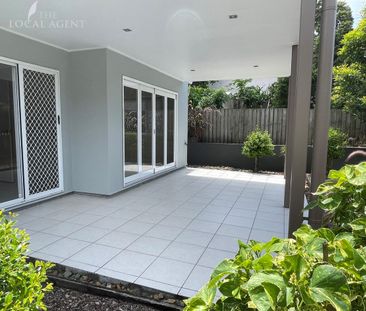 STYLISH EXECUTIVE HOME IN FABULOUSE CENTRAL LOCATION ! - Photo 5