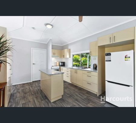 49 Kent Street, Urangan, Qld 4655 - Photo 5