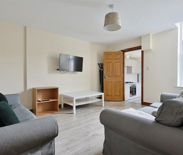 6 bedroom Student Maisonette to rent in Wolseley Gardens, Newcastle... - Photo 2