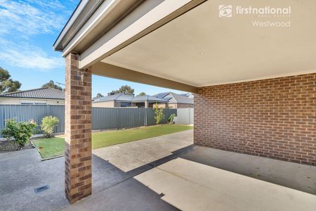 12 Holloway Street, 3024, Manor Lakes Vic - Photo 2