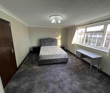 1 bedroom in a house share to rent - Photo 5