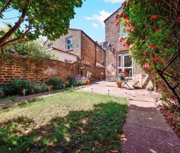 2 Bedroom Flat - Photo 3
