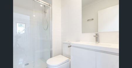 STUNNING TOWNHOUSE LIVING - Photo 5